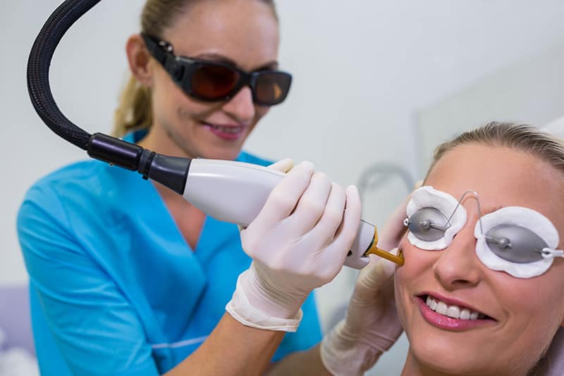 NiSV Akademie: Helfen Laserbehandlungen im Gesicht bei falten?