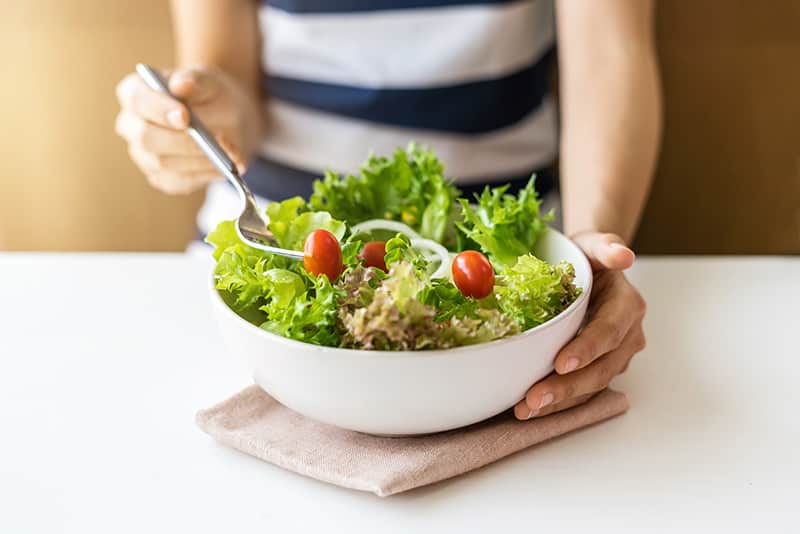 NiSV Akademie: Genügend Flüssigkeit und eine gesunde Ernährung fördern das Hautbild